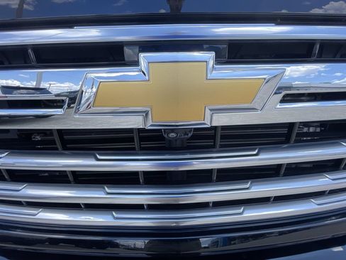 Used 2025 Chevrolet Silverado 2500 High Country w/ High Country Premium Package AWD/4WD image 31