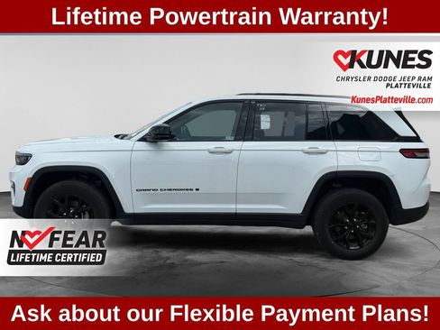 Used 2024 Jeep Grand Cherokee Altitude AWD/4WD image 5