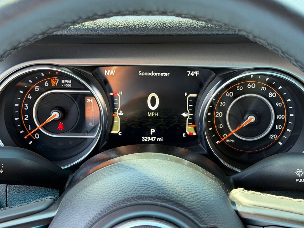Certified 2021 Jeep Gladiator Sport AWD/4WD image 13