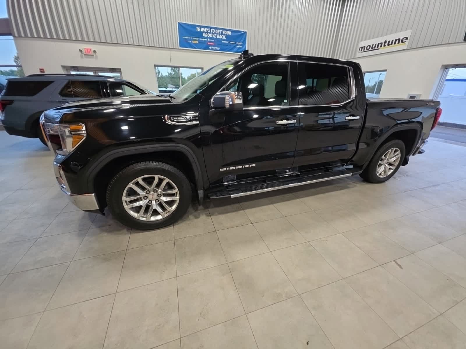 Used 2019 GMC Sierra 1500 SLT w/ SLT Premium Plus Package AWD/4WD image 14