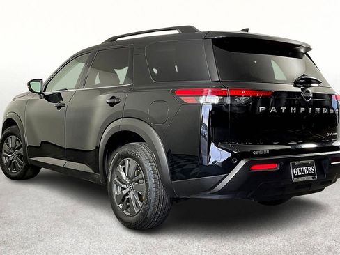 Certified 2024 Nissan Pathfinder SV image 17