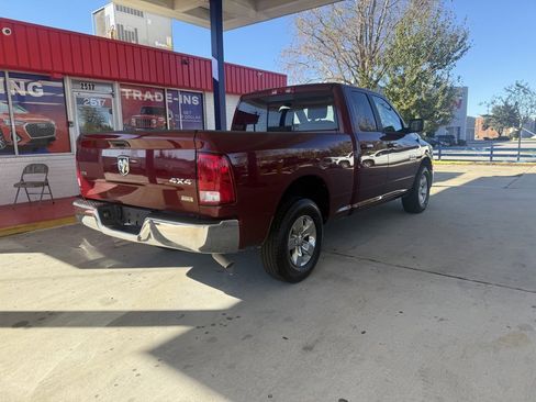 Used 2018 RAM 1500 Classic SLT image 3