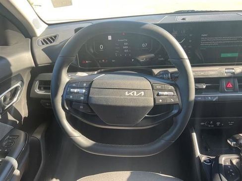 Used 2025 Kia K4 EX image 20