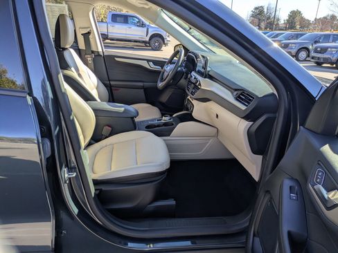 Certified 2022 Ford Escape SEL w/ Technology Package image 35