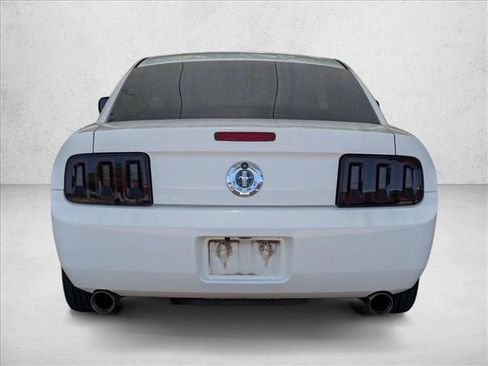 Used 2005 Ford Mustang Premium RWD image 6