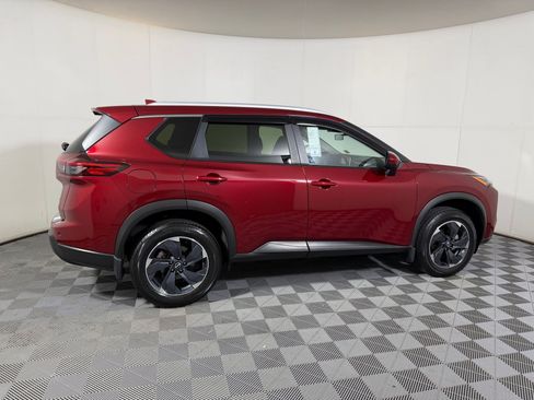 Used 2025 Nissan Rogue SV w/ SV Premium Package AWD/4WD image 7