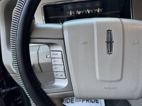 Used 2010 Lincoln Navigator 4WD image 17