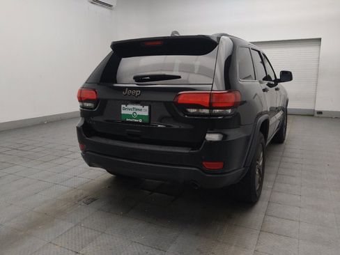 Used 2016 Jeep Grand Cherokee Laredo 75th Anniversary AWD/4WD image 9
