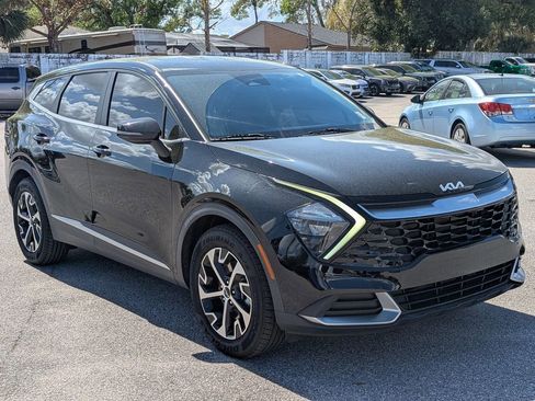 Used 2023 Kia Sportage EX image 2