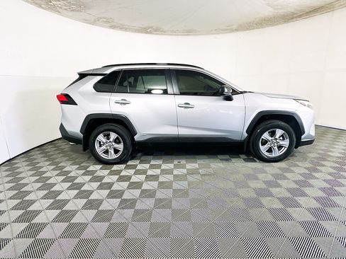 Used 2025 Toyota RAV4 LE AWD/4WD image 2