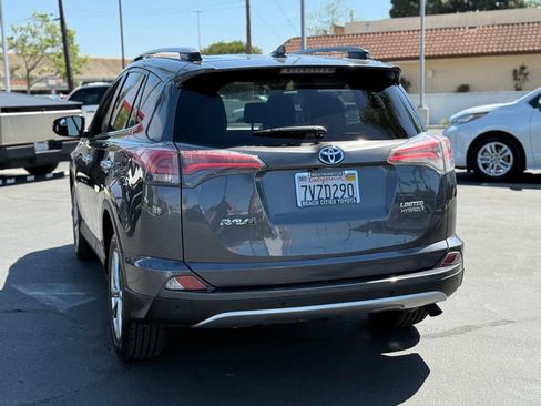 Used 2017 Toyota RAV4 Limited image 9