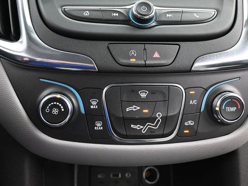 Used 2024 Chevrolet Equinox LS FWD image 23