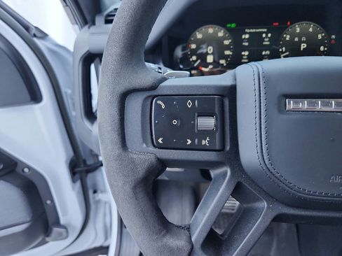 Used 2023 Land Rover Defender 110 V8 image 25