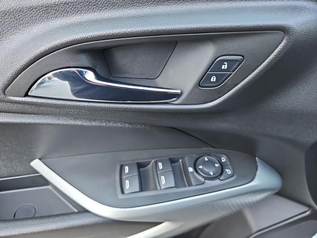 New 2026 Chevrolet Trax LS w/ LS Convenience Package FWD image 22