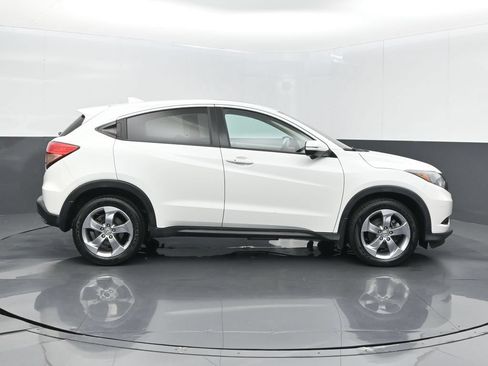 Used 2017 Honda HR-V EX image 5