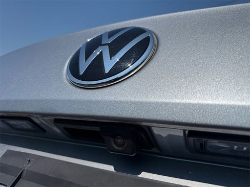 Used 2022 Volkswagen Taos SEL image 17