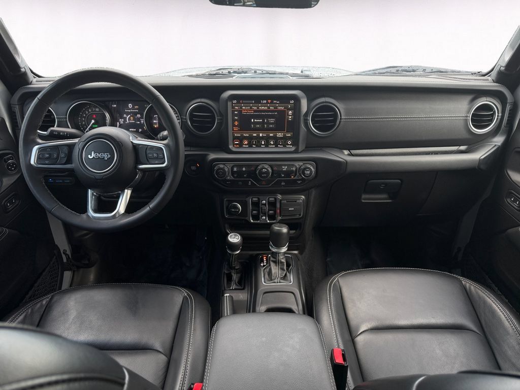 Used 2023 Jeep Wrangler Unlimited Sahara w/ Cold Weather Group AWD/4WD image 10