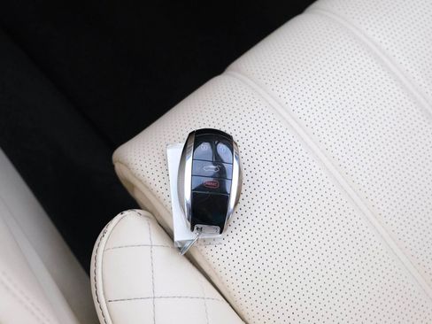 Used 2018 Bentley Bentayga image 52