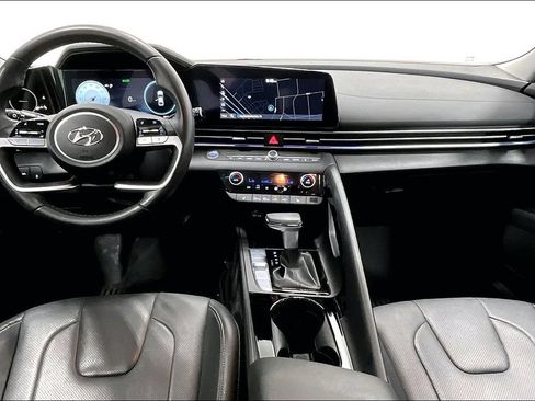 Used 2023 Hyundai Elantra Limited FWD image 18