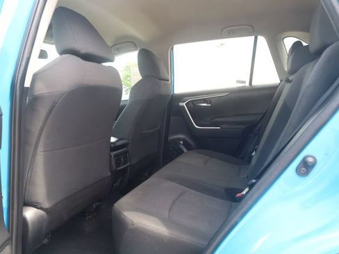 Used 2021 Toyota RAV4 XLE FWD image 21