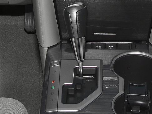 Used 2014 Toyota Camry LE image 10