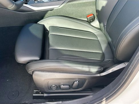 New 2025 BMW 330i Sedan w/ Premium Package image 19