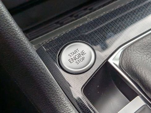 New 2026 Volkswagen Taos SE FWD image 25