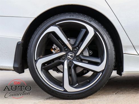 Used 2021 Honda Accord Sport image 9