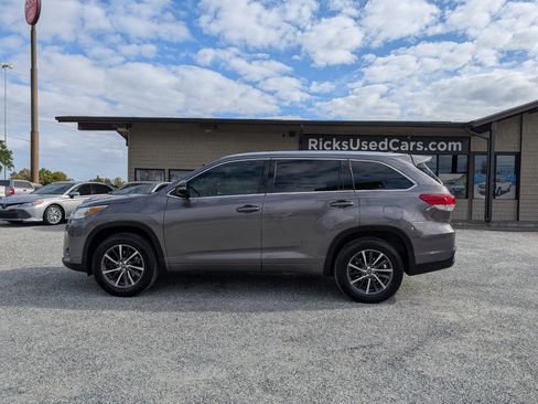 Used 2018 Toyota Highlander XLE image 11
