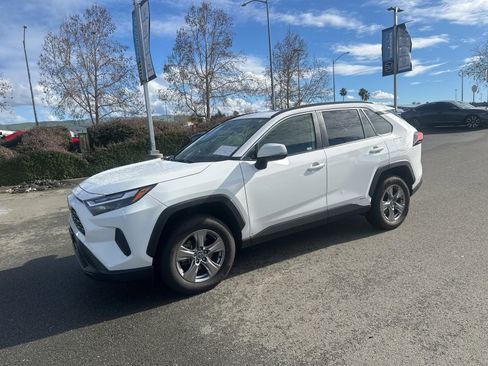 Used 2023 Toyota RAV4 XLE image 5