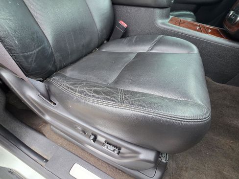 Used 2012 Chevrolet Avalanche LTZ AWD/4WD image 29