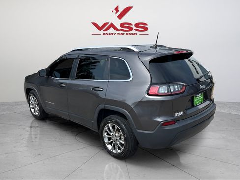 Used 2020 Jeep Cherokee Latitude Plus w/ Cold Weather Group FWD image 3