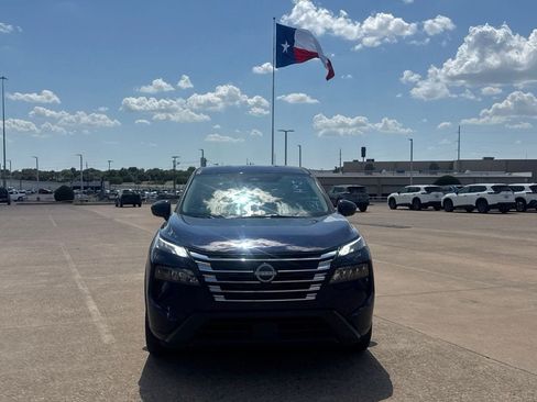 Certified 2025 Nissan Rogue SV AWD/4WD image 5