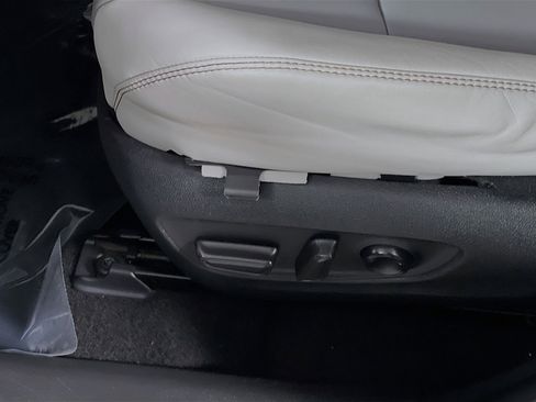 Used 2023 Toyota RAV4 XLE Premium image 16