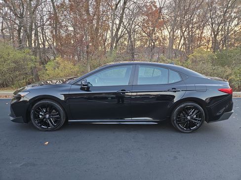 Used 2025 Toyota Camry LE image 5