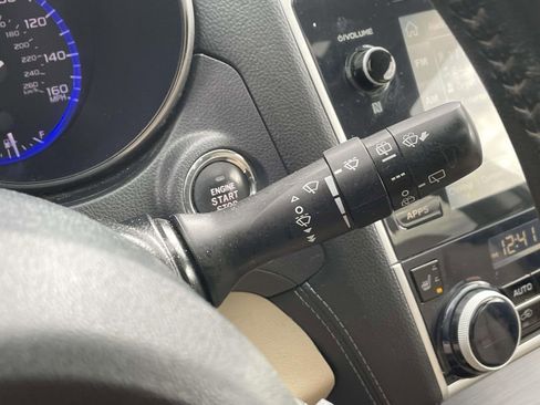 Used 2018 Subaru Outback 3.6R Limited image 23