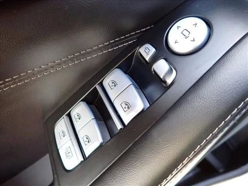 Used 2023 BMW X7 M60i w/ Executive Package AWD/4WD image 19