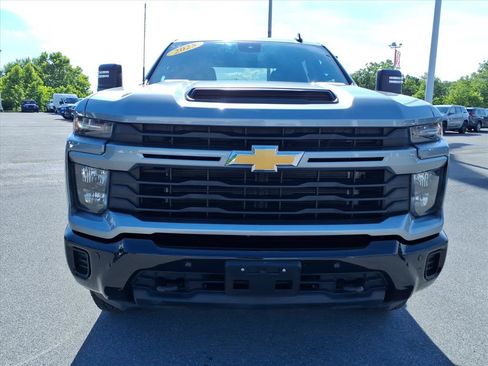 Used 2025 Chevrolet Silverado 2500 Custom w/ Custom Value Package AWD/4WD image 13