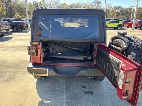 Used 2021 Jeep Wrangler Sport image 32