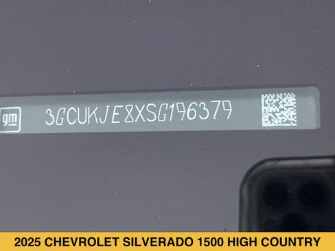 Certified 2025 Chevrolet Silverado 1500 High Country w/ High Country Premium Package AWD/4WD image 18