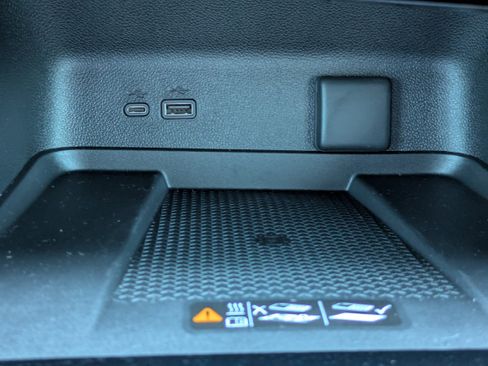 New 2025 Chevrolet Traverse LT w/ Enhanced Driving Package image 12