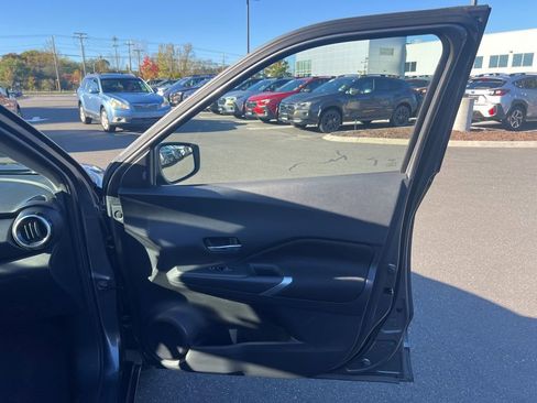 Used 2022 Nissan Kicks SV image 38