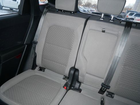 Used 2020 Ford Escape SE image 12