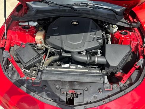 Used 2018 Chevrolet Camaro LT RWD image 11