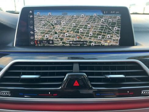 Used 2018 BMW 750i xDrive image 31