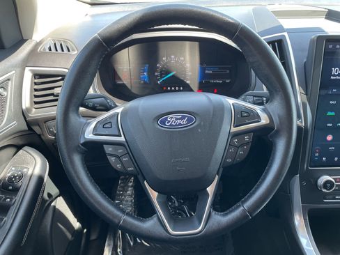 Used 2023 Ford Edge Titanium image 11