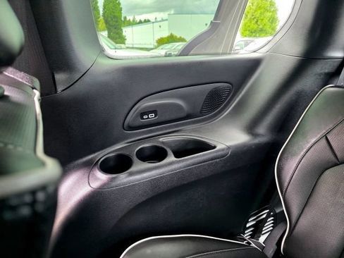 Used 2022 Chrysler Pacifica Limited w/ S Appearance Package FWD image 45