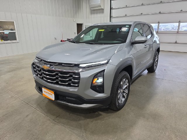 Used 2026 Chevrolet Equinox LT AWD/4WD image 4