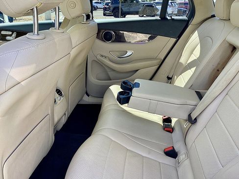 Used 2021 Mercedes-Benz GLC 300 image 19