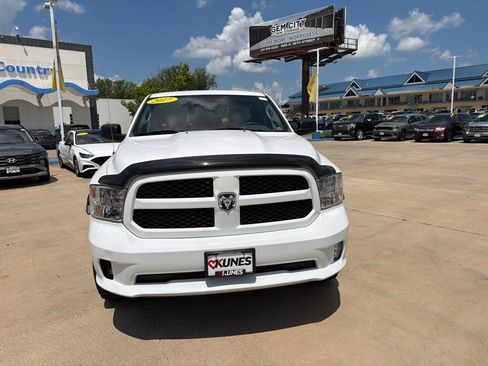 Used 2017 RAM 1500 Express AWD/4WD image 2